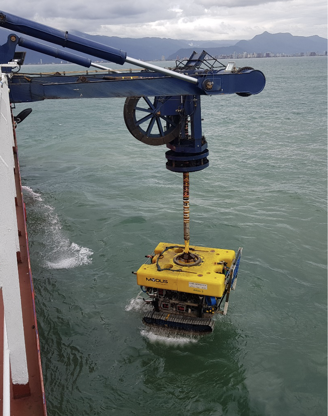 Daytime Remote Operated (Survey) Vehicle recovery